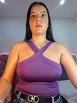 Snapshot of Anal_Luucia chatting on September 29, 2025, 12:33 pm Anal Luucia online show from September 29, 2025, 12:33 pm