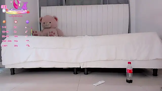 gatitavenecis online show from November 28, 2025, 4:29 pm