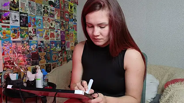 LittleLeen online show from October 6, 2025, 3:13 pm