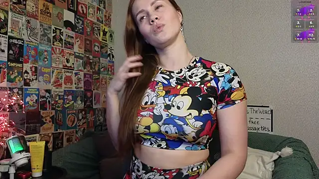 LittleLeen online show from December 1, 2025, 4:30 pm