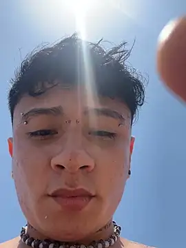 daimond 01 online show from April 12, 2026, 5:49 pm