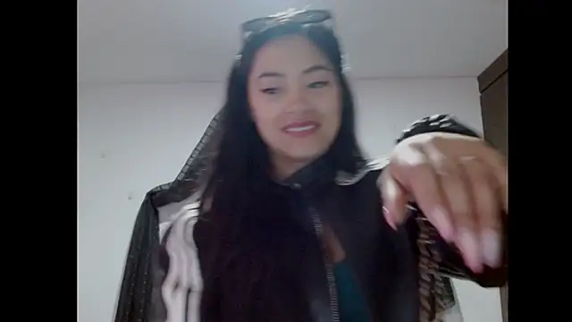 NatalyEscobar lx online show from March 12, 2025, 12:04 pm