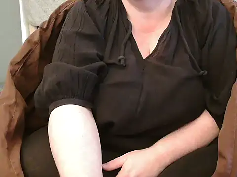 MarthaBriest online show from March 4, 2025, 10:24 am