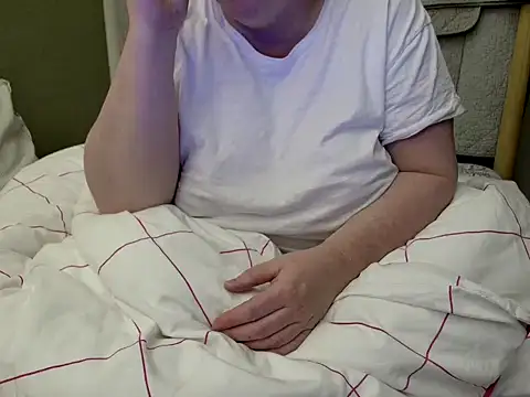 Snapshot of MarthaBriest chatting on October 21, 2025, 3:28 am MarthaBriest online show from October 21, 2025, 3:28 am