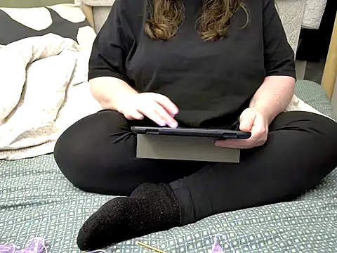 MarthaBriest online show from December 19, 2025, 4:27 am