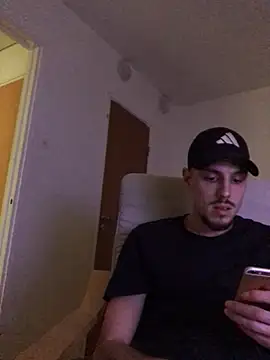 Snapshot of denz9209 chatting on March 1, 2025, 12:07 am denz9209 online show from March 1, 2025, 12:07 am