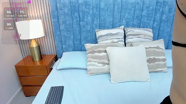 Snapshot of pretty_sunlight_ chatting on October 28, 2025, 1:39 am pretty sunlight  online show from October 28, 2025, 1:39 am