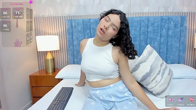 Snapshot of pretty_sunlight_ chatting on October 21, 2025, 1:38 am pretty sunlight  online show from October 21, 2025, 1:38 am