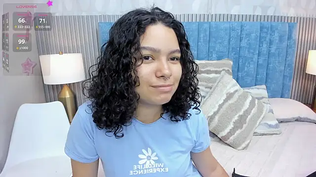 Snapshot of pretty_sunlight_ chatting on October 12, 2025, 1:51 am pretty sunlight  online show from October 12, 2025, 1:51 am