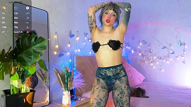 Snapshot of lavenderluxe chatting on March 2, 2026, 12:12 pm lavenderluxe online show from March 2, 2026, 12:12 pm