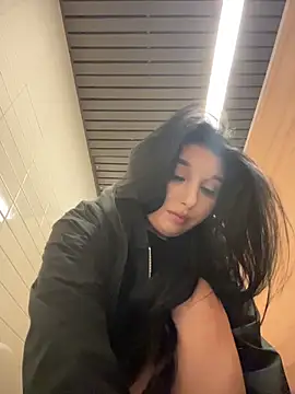 Tisha Busty online show from April 8, 2026, 1:23 pm