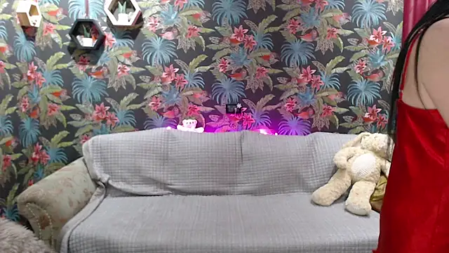 SusanLaNice online show from November 28, 2025, 2:50 pm