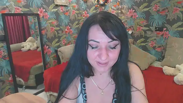 Snapshot of SusanLaNice chatting on December 10, 2024, 10:47 pm SusanLaNice online show from December 10, 2024, 10:47 pm