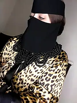 Snapshot of -Arab_milf- chatting on January 15, 2025, 8:51 am -Arab milf- online show from January 15, 2025, 8:51 am