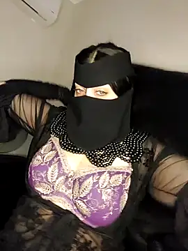 Snapshot of -Arab_milf- chatting on February 12, 2025, 6:29 am -Arab milf- online show from February 12, 2025, 6:29 am