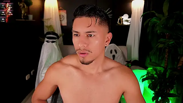 Snapshot of Aaronfox_x chatting on October 7, 2025, 2:40 pm Aaronfox x online show from October 7, 2025, 2:40 pm