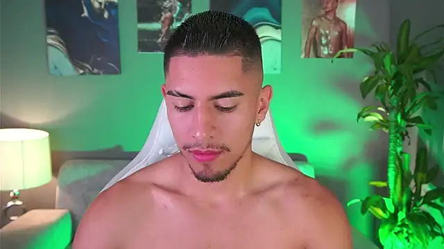 Aaronfox x online show from January 29, 2025, 12:22 am