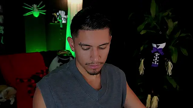 Snapshot of Aaronfox_x chatting on October 17, 2025, 6:10 pm Aaronfox x online show from October 17, 2025, 6:10 pm