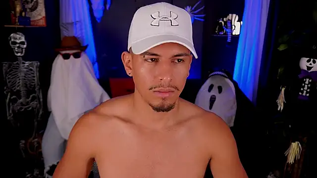 Snapshot of Aaronfox_x chatting on October 14, 2025, 1:23 pm Aaronfox x online show from October 14, 2025, 1:23 pm