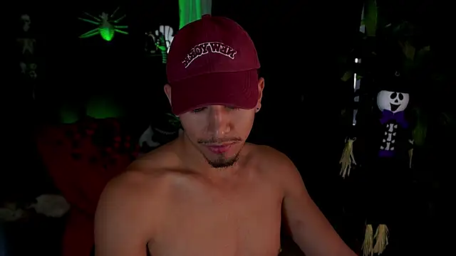 Snapshot of Aaronfox_x chatting on October 16, 2025, 12:24 pm Aaronfox x online show from October 16, 2025, 12:24 pm