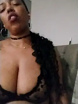 KittyKayla online show from November 6, 2025, 3:32 am