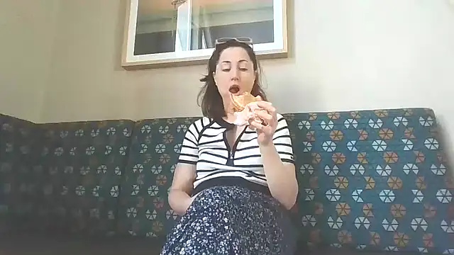 Snapshot of PompasPurpleriver chatting on February 9, 2025, 4:50 pm PompasPurpleriver online show from February 9, 2025, 4:50 pm