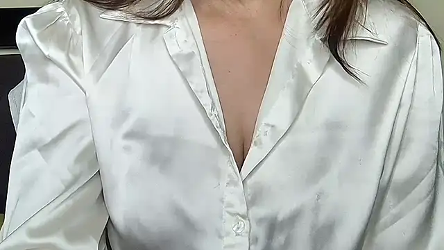 Snapshot of MIss-Naina chatting on September 18, 2025, 10:07 am MIss-Naina online show from September 18, 2025, 10:07 am