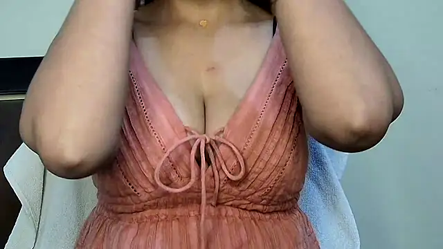 MIss-Naina online show from November 18, 2025, 8:39 am