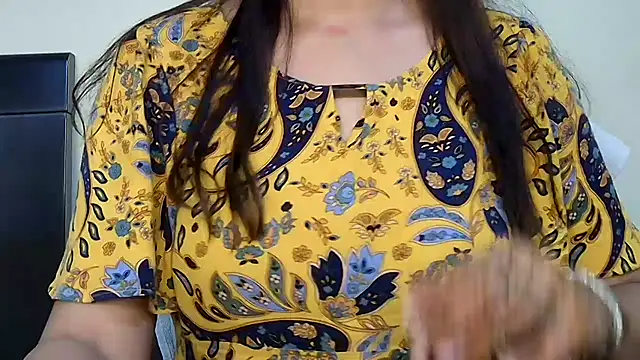 Snapshot of MIss-Naina chatting on October 9, 2025, 8:15 am MIss-Naina online show from October 9, 2025, 8:15 am