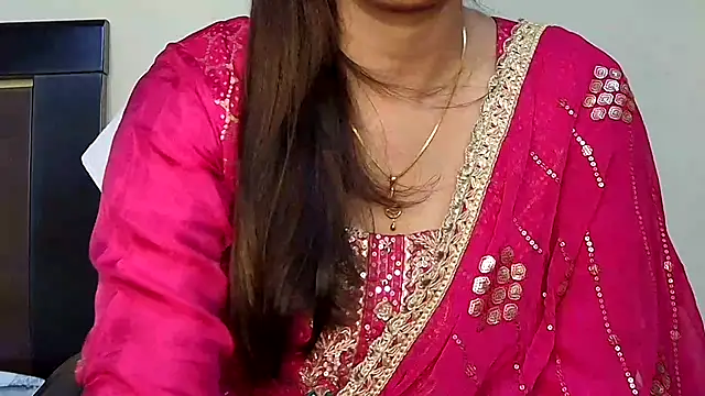 Snapshot of MIss-Naina chatting on October 19, 2025, 7:55 am MIss-Naina online show from October 19, 2025, 7:55 am