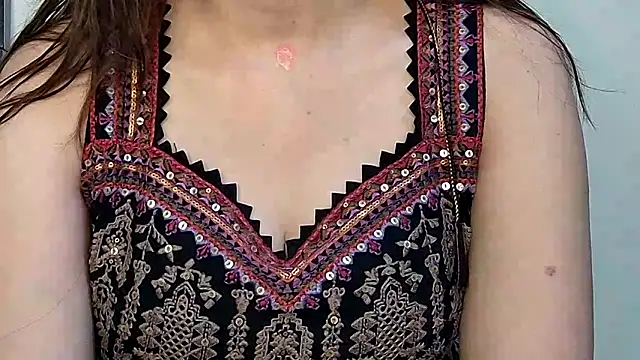 Snapshot of MIss-Naina chatting on November 1, 2025, 8:08 am MIss-Naina online show from November 1, 2025, 8:08 am