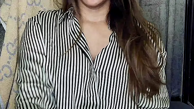 Snapshot of MIss-Naina chatting on July 13, 2026, 9:14 pm MIss-Naina online show from July 13, 2026, 9:14 pm