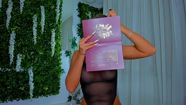 Snapshot of VivienCarter chatting on September 24, 2025, 4:24 pm VivienCarter online show from September 24, 2025, 4:24 pm