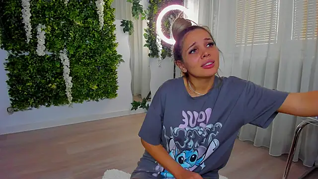 Snapshot of VivienCarter chatting on October 12, 2025, 10:05 am VivienCarter online show from October 12, 2025, 10:05 am