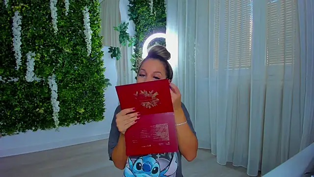 Snapshot of VivienCarter chatting on October 11, 2025, 9:54 am VivienCarter online show from October 11, 2025, 9:54 am