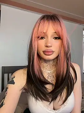 madelinexx online show from March 20, 2026, 1:12 pm