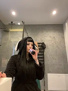 madelinexx online show from November 4, 2025, 12:53 pm