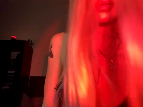 madelinexx online show from December 3, 2024, 4:00 pm