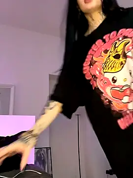 madelinexx online show from September 17, 2025, 2:19 pm