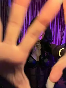 madelinexx online show from January 15, 2026, 8:18 am