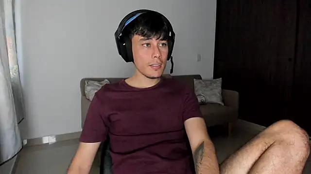 Snapshot of Huge_latin_cock chatting on October 13, 2025, 9:16 pm Huge latin cock online show from October 13, 2025, 9:16 pm