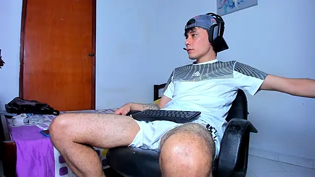 Huge latin cock online show from January 21, 2025, 9:15 pm