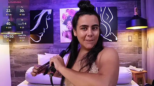 Snapshot of DanyAndAlexa chatting on October 8, 2025, 12:28 pm DanyAndAlexa online show from October 8, 2025, 12:28 pm