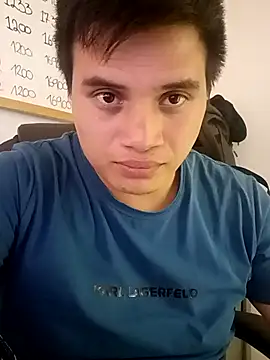 Snapshot of ahntony__69 chatting on November 4, 2025, 5:44 am ahntony 69 online show from November 4, 2025, 5:44 am