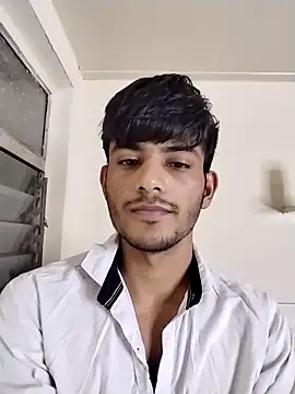 kingkartik7 online show from February 25, 2025, 6:12 pm