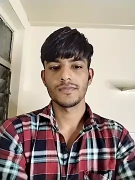 kingkartik7 online show from February 19, 2025, 7:05 pm