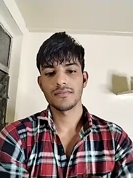 kingkartik7 online show from February 18, 2025, 6:58 pm