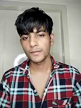 kingkartik7 online show from February 26, 2025, 8:58 pm