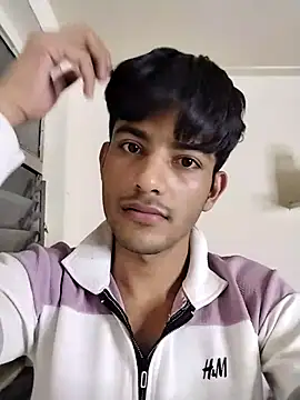 kingkartik7 online show from March 2, 2025, 11:06 pm