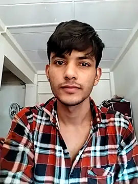 kingkartik7 online show from February 28, 2025, 6:21 am